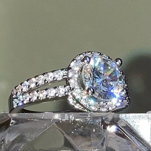2ct round cut cubic zirconia 925 plated ring size 7 - Picture 3 of 8